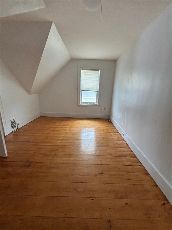 Sunny 1-Bed for Rent in Medford