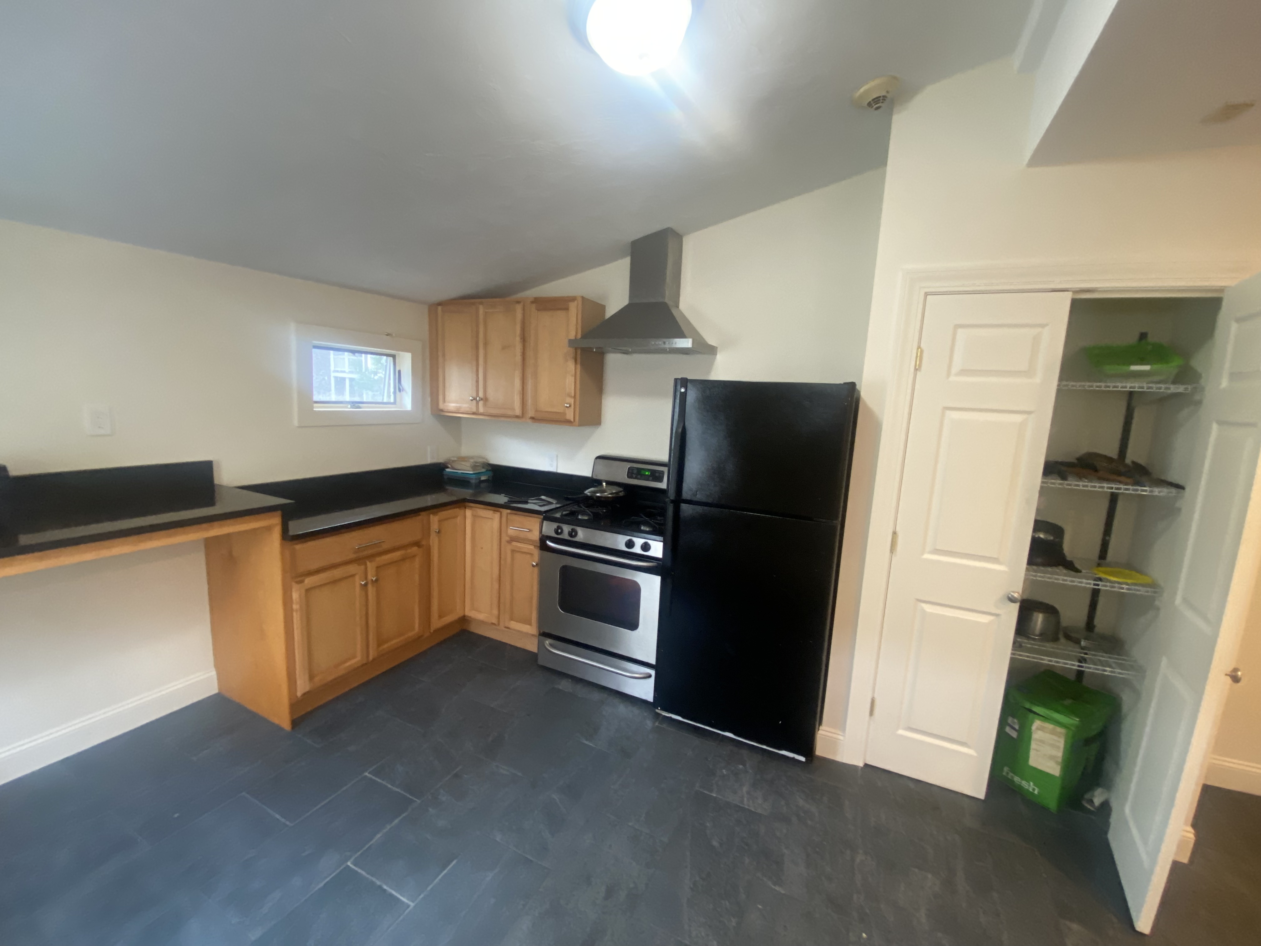 Sunny 1-Bed for Rent in Cambridgeport